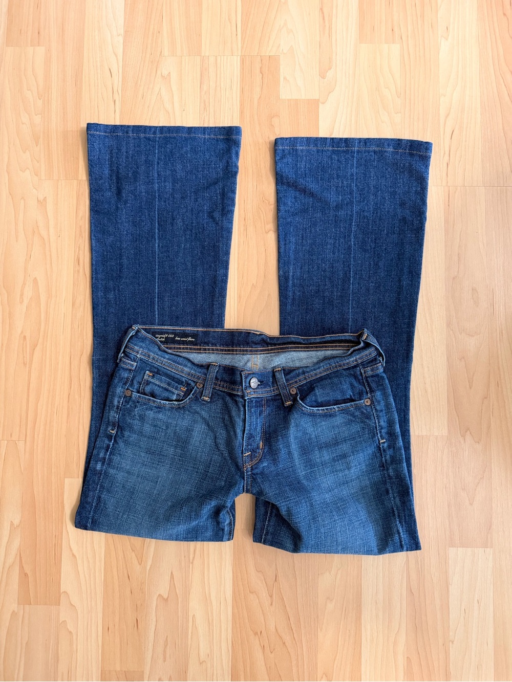Low Waist Flare Jeans by Citizens of Humanity, Size 29